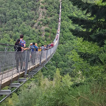 Am Berg Villa Hohenfels-Essingen