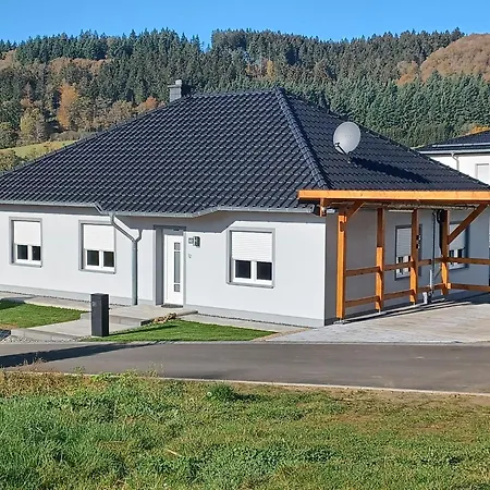 Am Berg Hohenfels-Essingen