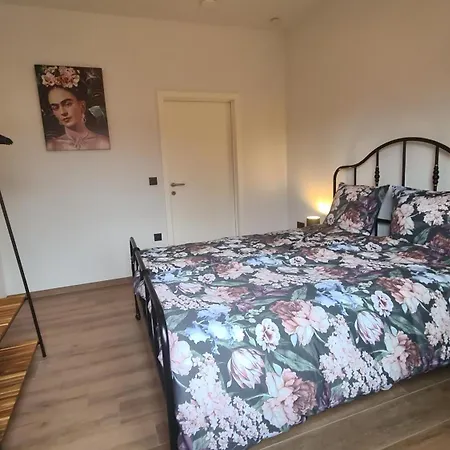 Am Berg * Hohenfels-Essingen