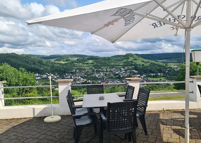 Am Berg * Hohenfels-Essingen