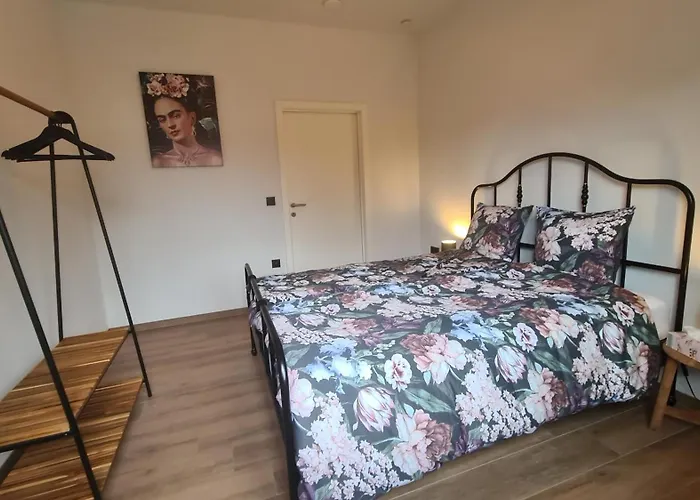 Am Berg * Hohenfels-Essingen