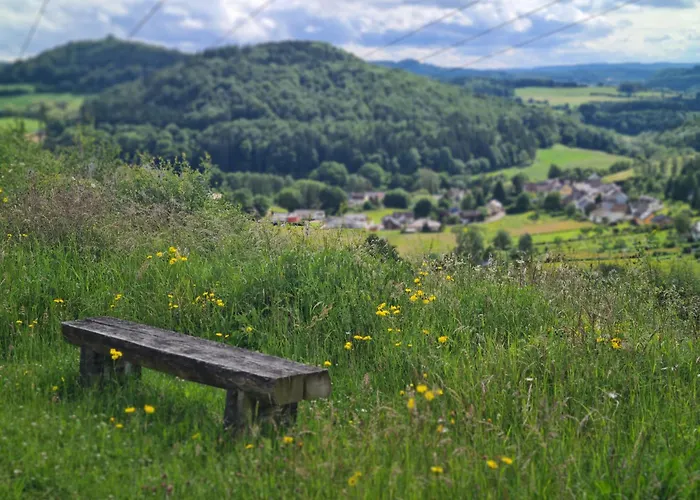 Am Berg Villa Hohenfels-Essingen